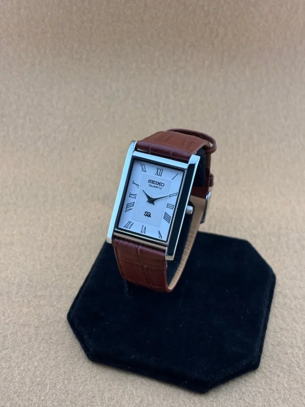 WHITE SILVER VINTAGE Seiko Vintage slim Quartz men's Wristwatch